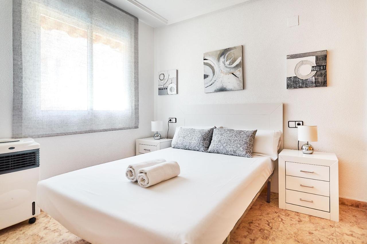 Espanhouse David 2 Bedroom Apartment Torrevieja With Pool Extérieur photo